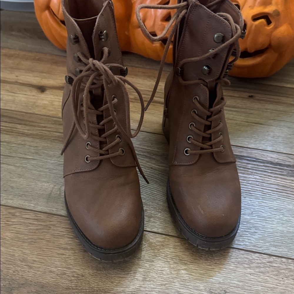 Brown Lace-Up Ankle Boots SIZE 8